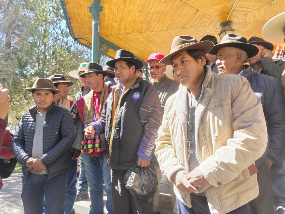 Verifican stock de aceite tras reclamos;  empresa distribuidora quiso evitar ingreso