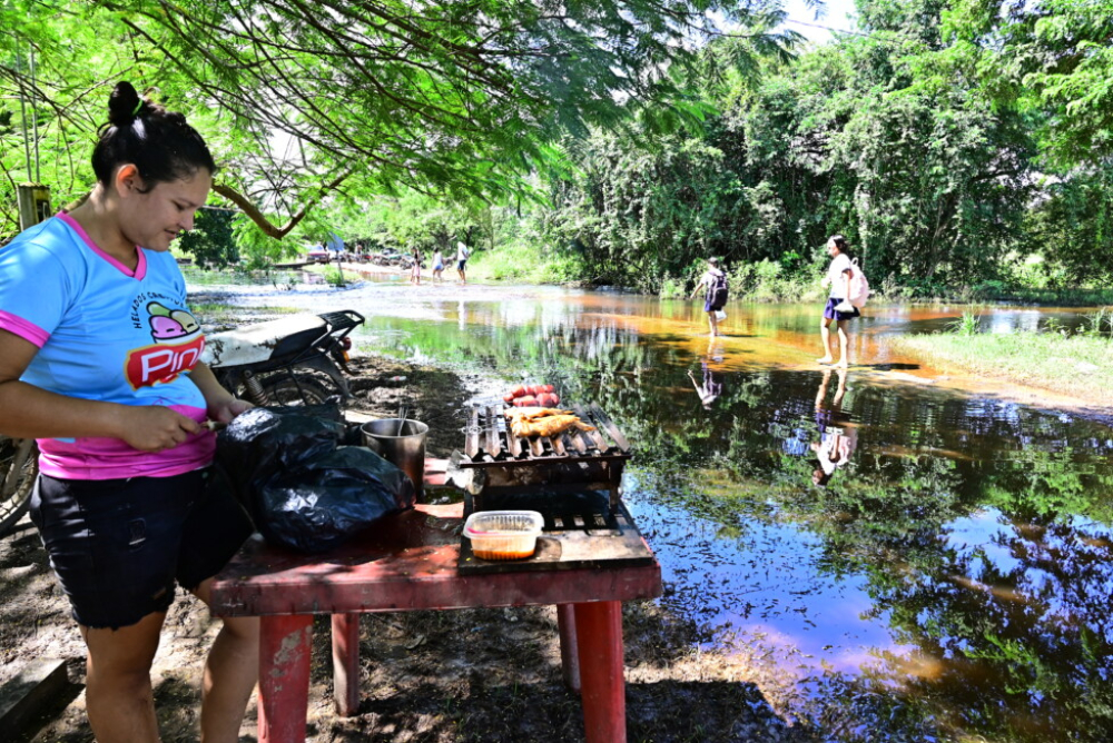 Reporte Especial  Inundaciones en llanuras de Bolivia dejan a residentes viviendo en carpas