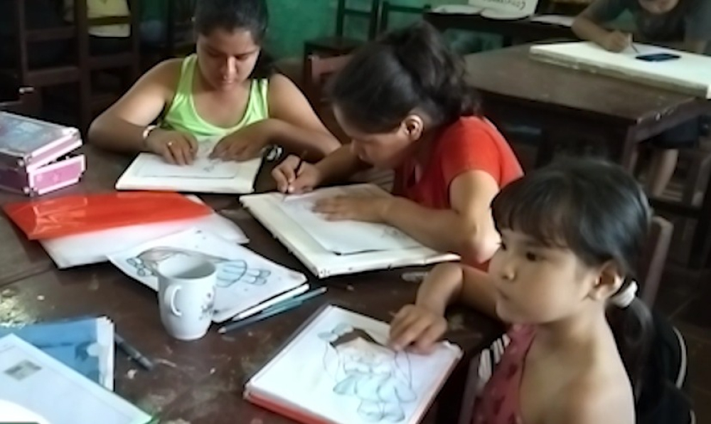 Centro Artístico Gil Coímbra Ojopi capacita gratuitamente a niños