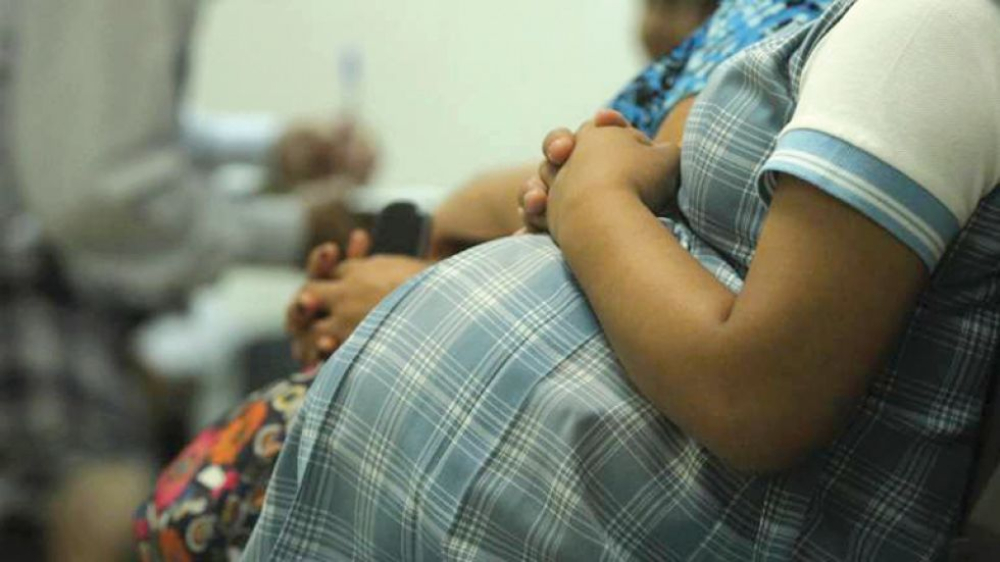 Padres a los 14: Adolescente dio a luz tras  ser vejada sexualmente por su hermanastro