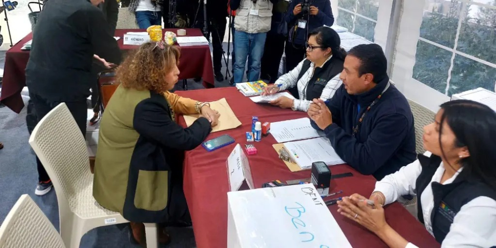 TSE REGISTRA 10 BINOMIOS CON SORPRESAS DE ÚLTIMO MOMENTO