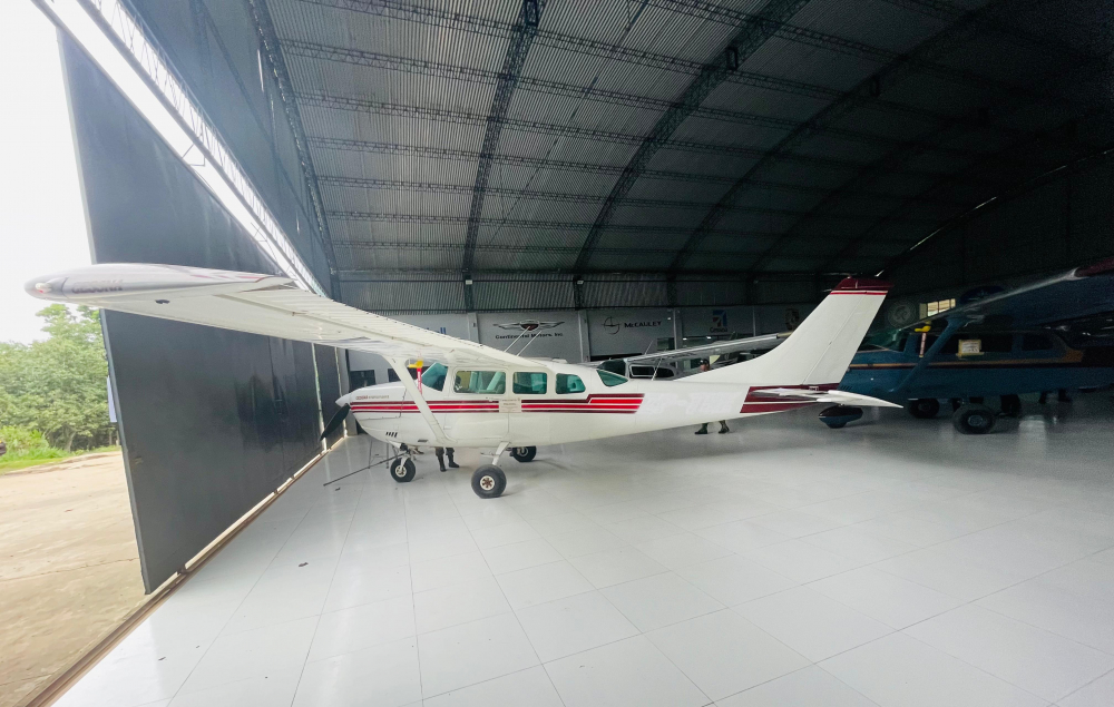 Fiscalía y FELCN recuperan, precintan y secuestran en San Borja la avioneta robada en Paraguay