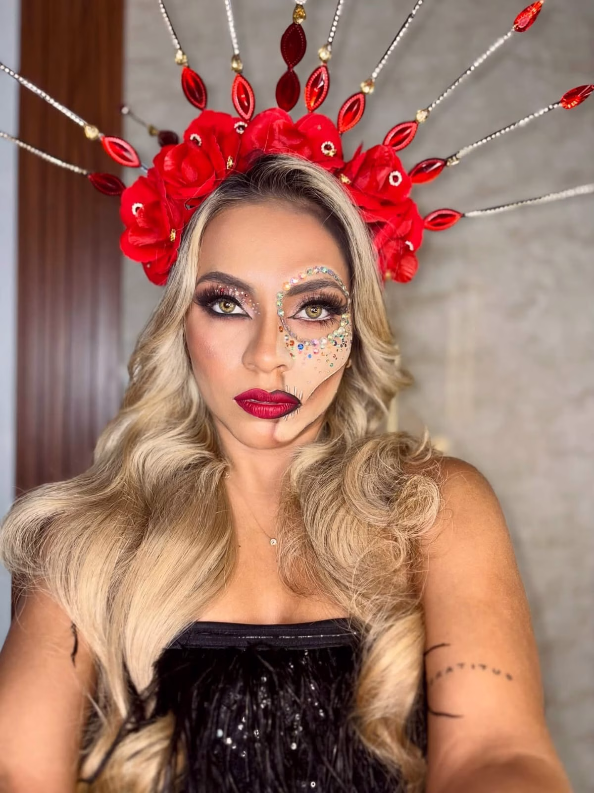 La “Chiquis": La belleza que hace negocio y arte con su pasión