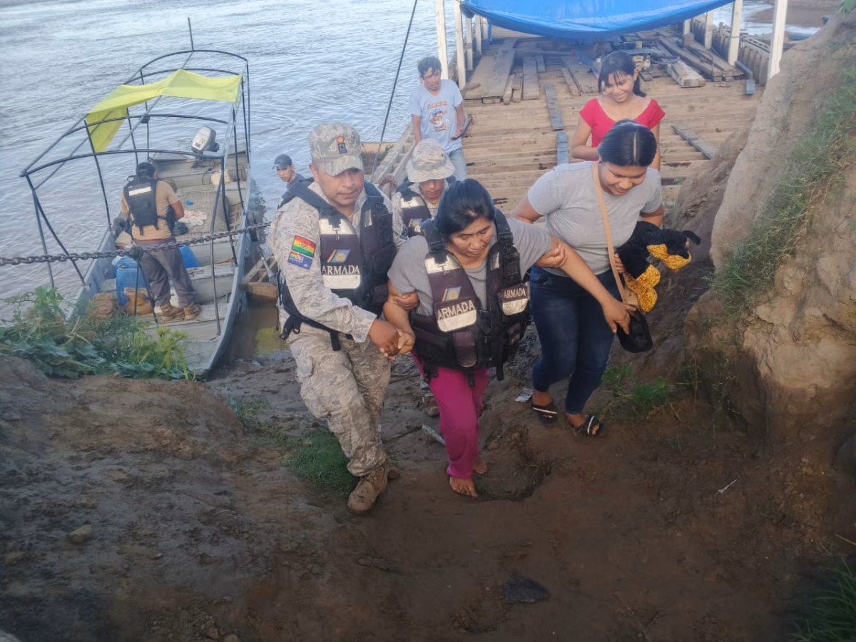 La Capitanía de Puerto Mayor  "Vaca Diez" evacúa de emergencia a paciente oncológica desde el corazón del TIPNIS