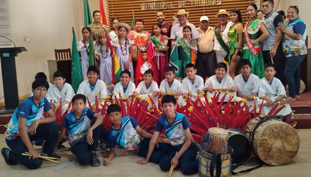 Presentan a Génesis Moye Salvatierra como "Reina de las 18 Culturas del Beni 2025"