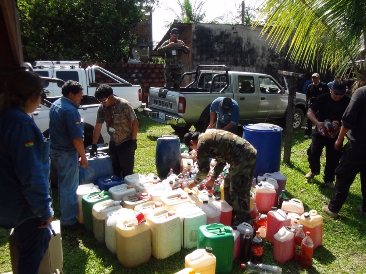 Presidente del Comité Cívico denunció que revendedores cargan combustible y perjudican a la población