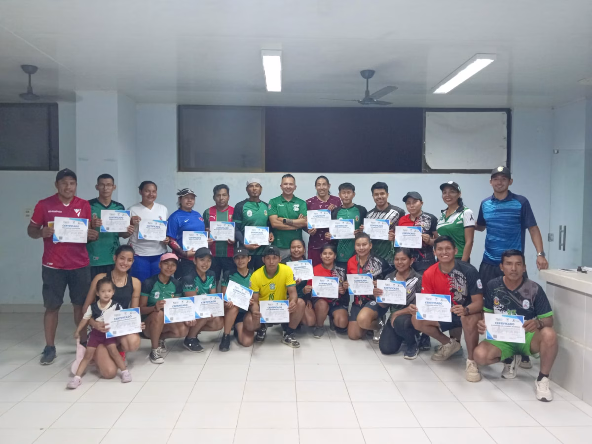 Federación Atlética de Bolivia impulsa capacitación en Trinidad