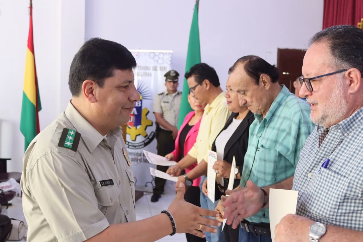 Régimen Penitenciario reconoce a docentes que ejecutan programa "Mandela"