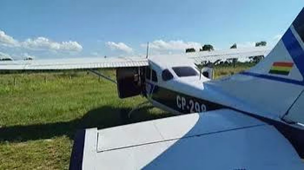 AVIONETA BOLIVIANA CAE CON MEDIA TONELADA DE DROGA