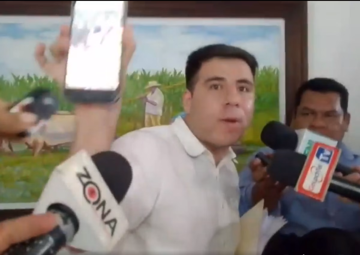 DURO CRUCE EN CONFERENCIA DE PRENSA POR LAS REGALÍAS DE SAN SIMÓN