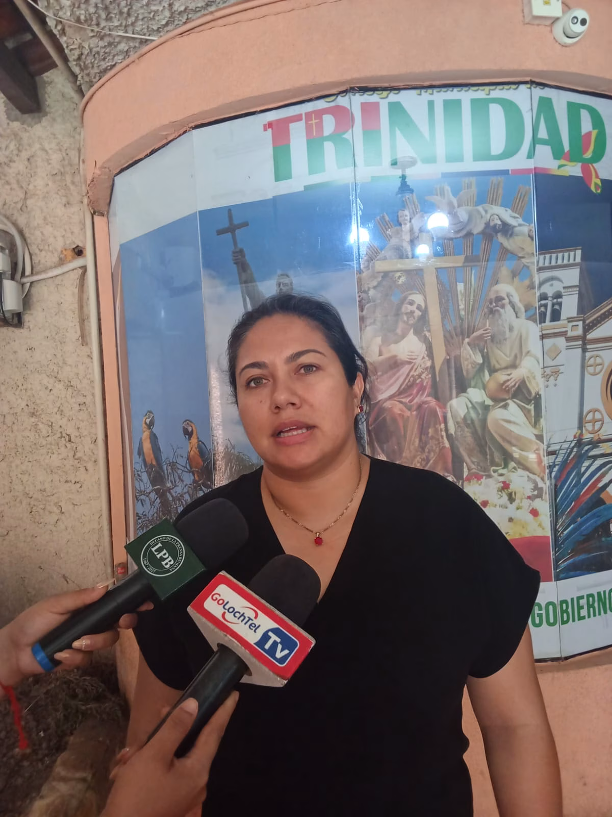 PRISCILA DANTE ENTREGA CARTA A RODRIGO PAZ CON DEMANDAS DEL BENI
