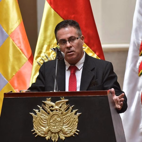 URIOSTE EXIGE LA RENUNCIA DE FISCALES DEPARTAMENTALES Y ANUNCIA PURGA EN EL MINISTERIO PÚBLICO