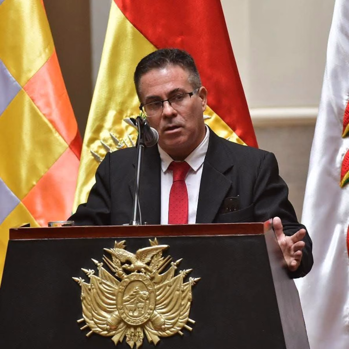 URIOSTE EXIGE LA RENUNCIA DE FISCALES DEPARTAMENTALES Y ANUNCIA PURGA EN EL MINISTERIO PÚBLICO