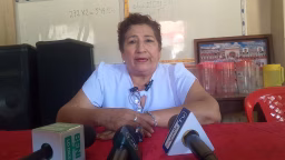 ESCUELA VELARDE: DIRECTORA NIEGA ABUSOS Y ACLARA TEMA DE PROMEDIOS