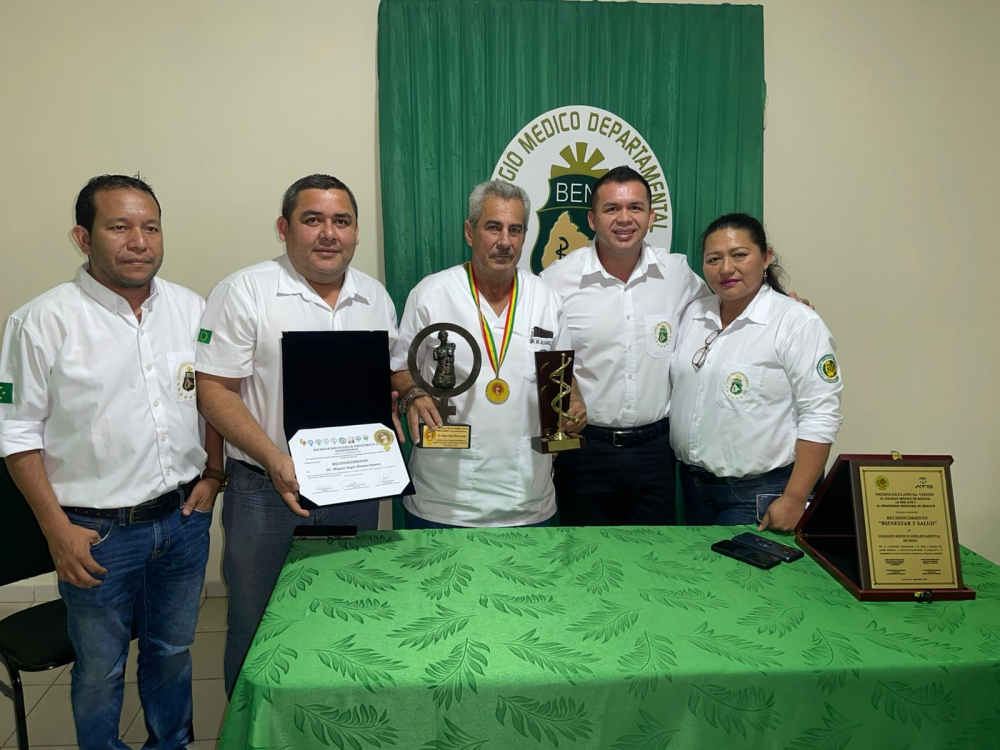 Dr. Miguel Ángel Álvarez recibe el Esculapio de  Oro: Máxima distinción médica a nivel nacional