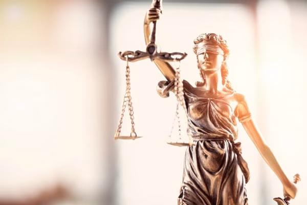 La Justicia con Ojos de Mujer: Un Imperativo Constitucional para proteger a las mujeres de hoy y a las generaciones futuras