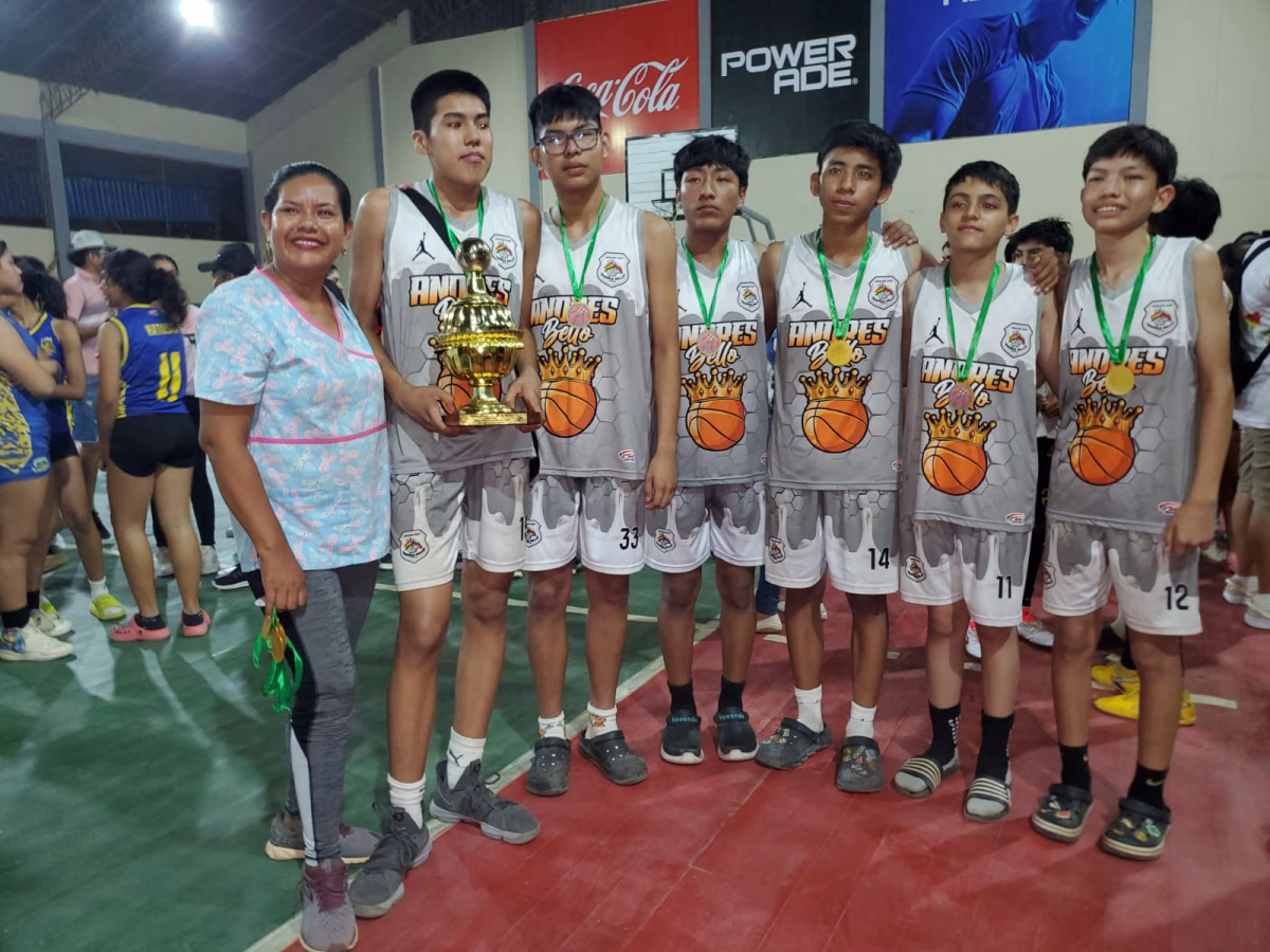Colegio Andrés Bello campeón en básquetbol varones y futsal damas Sub 18