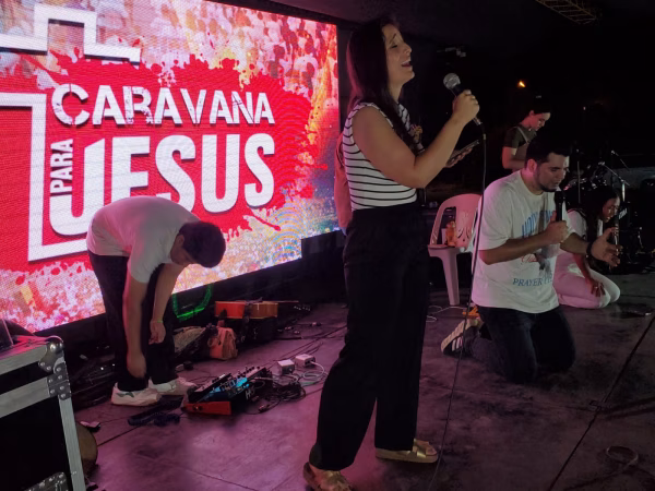 Iglesias Unidas oran por Bolivia durante la Caravana a Jesús en Trinidad