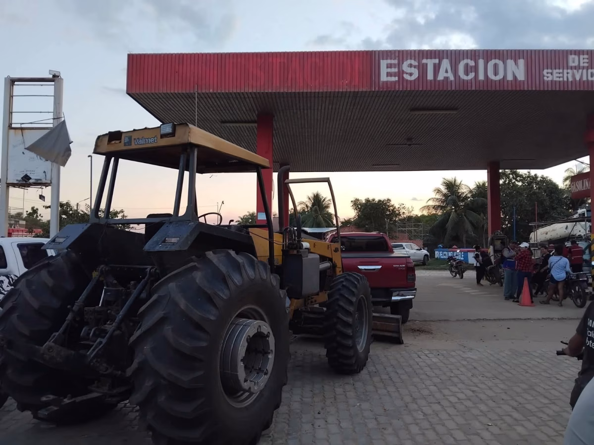 Transporte pesado Moxos anuncia medidas de presión por falta de combustible