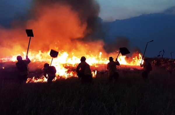 Senamhi declara alerta roja y naranja en municipios afectados por incendios forestales