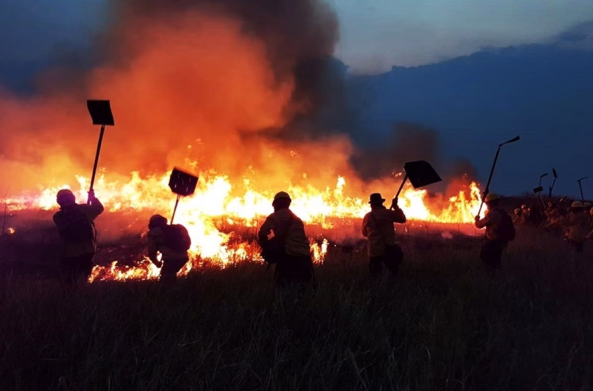 Senamhi declara alerta roja y naranja en municipios afectados por incendios forestales