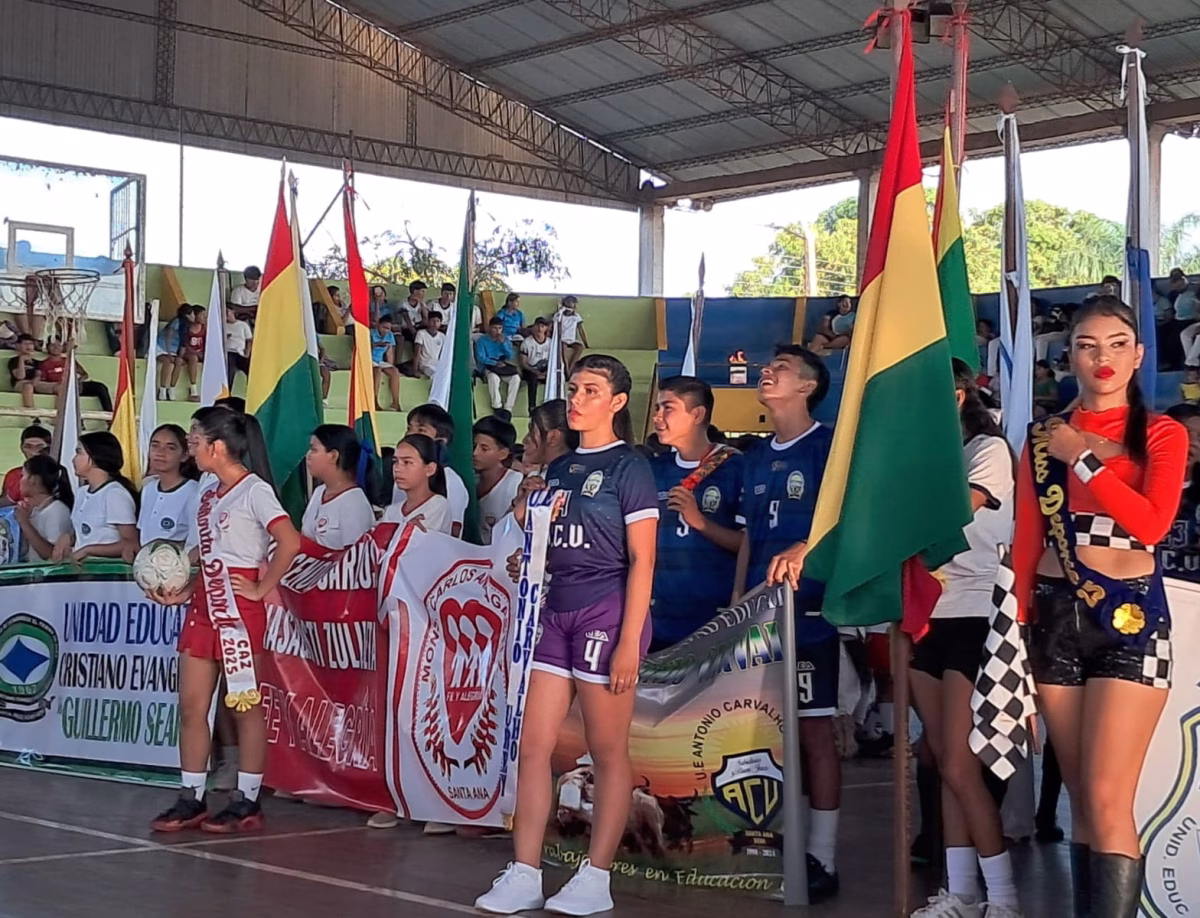 Estudiantes vibran con el inicio de los Juegos Estudiantiles en Santa Ana
