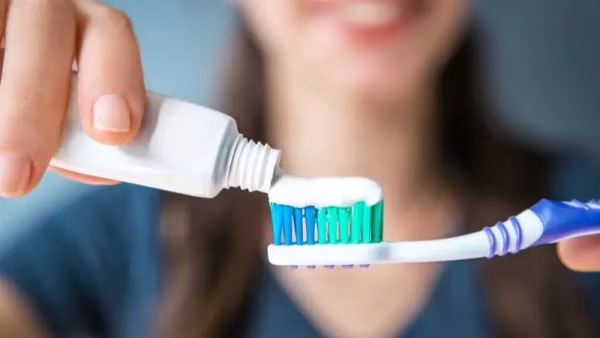 Defensa al Consumidor alerta posibles reacciones de pastas dentales con fluoruro de estaño